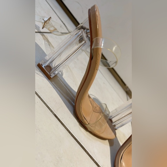 Fashion Nova Nude Heels - Picture 3 of 4